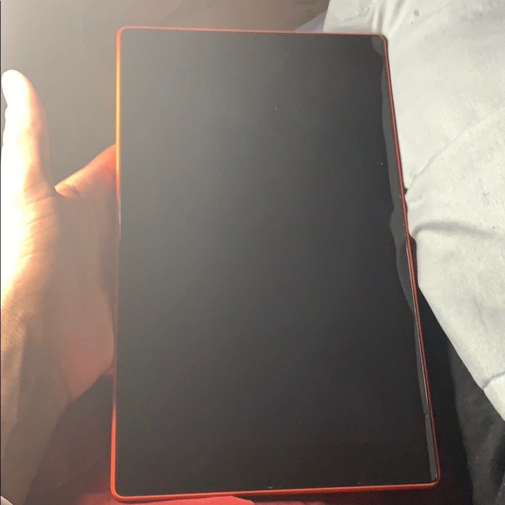 Amazon Tablet - Picture 2 of 2